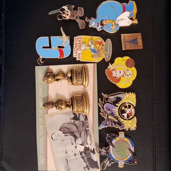 Authentic Disney Trading Pins $40 STARTS - Picture 1 of 7